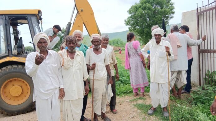 31 Villagers expressed their gratitude to the Chief Minister for opening the common road which was closed for years