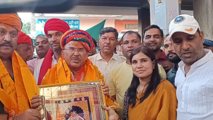 Darshan of Charbhuja Nath