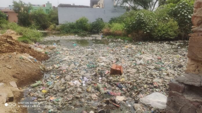 Traffic jam and encroachment became a big problem