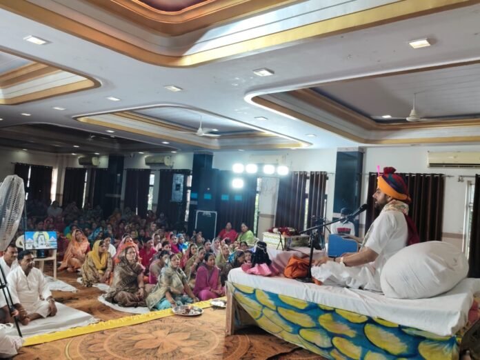 Devotees became emotional on the occasion of Shiva-Parvati marriage