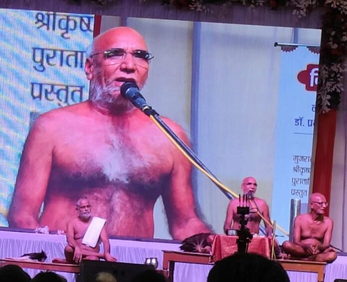 Presence of thousands of devotees, World Jain Organization's padayatra became the center of attraction