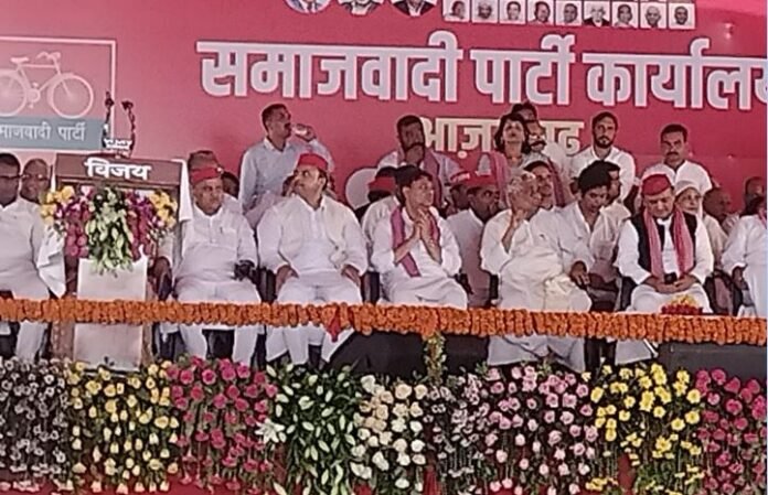 अखिलेश यादव