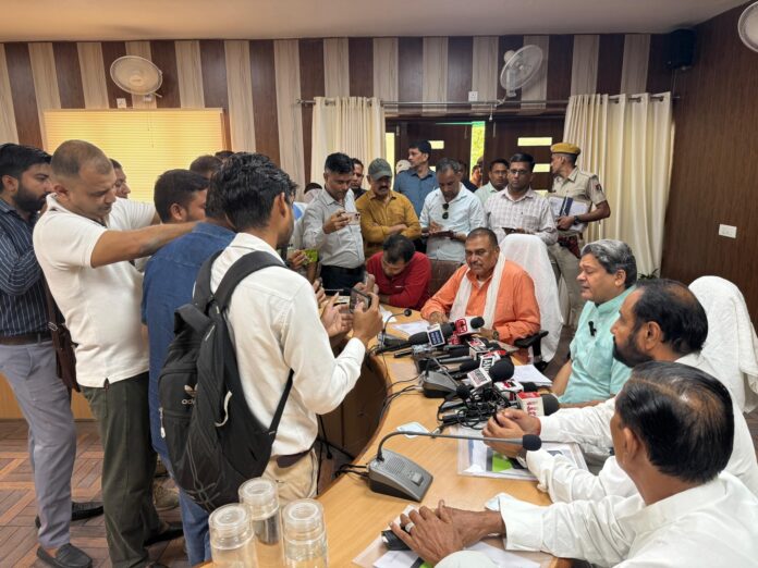 गिव अप अभियान गिव अप अभियान