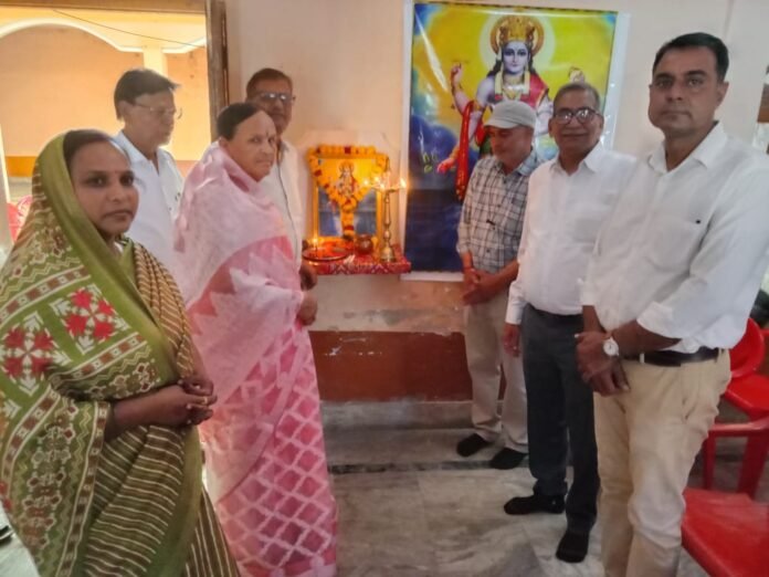 कार्यक्रम में उपस्थित अतिथि