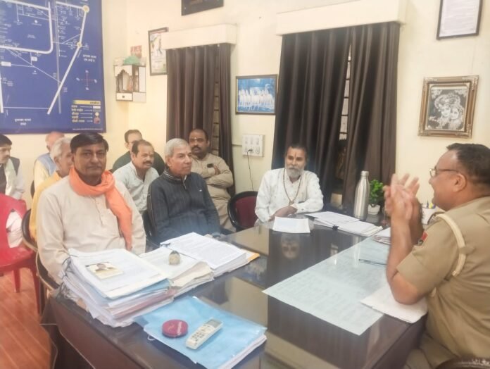 72 पुजारी महासंघ ने ज्ञापन दिया