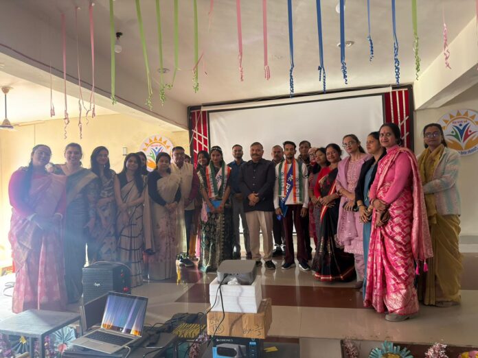 99 तरंग–युवाओं की लहर में बच्चों ने लिया आन्नद