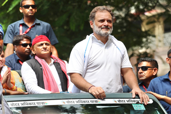 rahul-gandhi-akhilesh.jpg