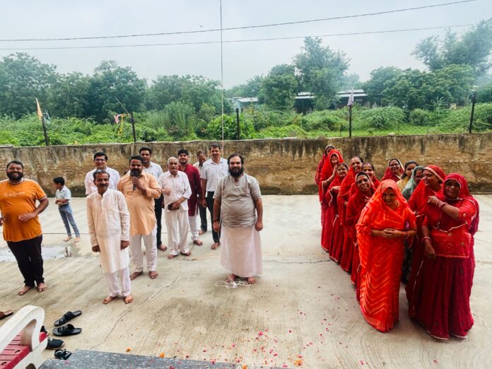 बैठक में कार्यक्रम के लिए अनेक निर्णय लिए 