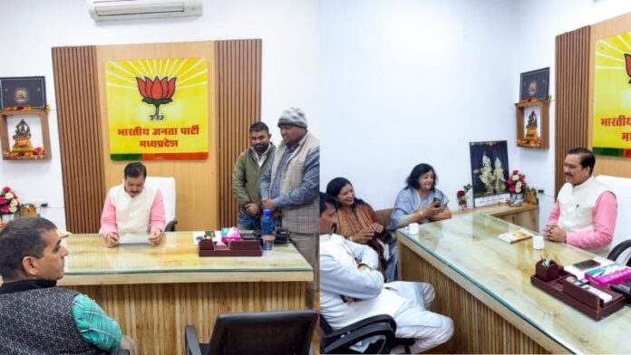 Ministers-on-duty-at-BJP-office.jpg