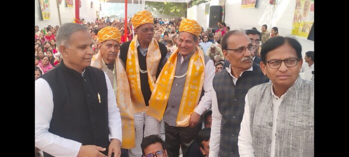 394 दिगंबर जैन दीक्षा समारोह