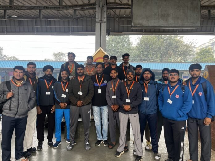 रवाना होती राजऋषि भर्तृहरि मत्स्य विश्वविद्यालय की क्रिकेट टीम