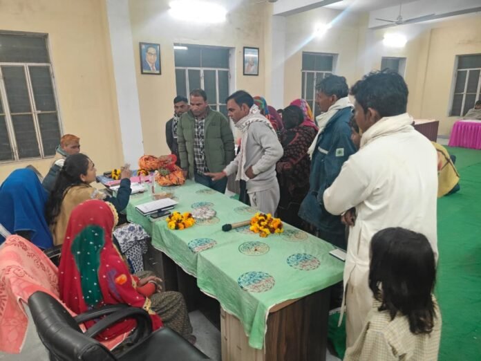 419 सुरजनपुर ग्राम पंचायत में आयोजित रात्रि चौपाल शिविर