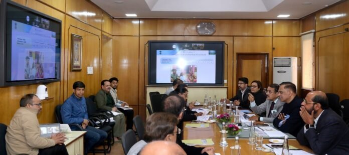 संबंधित विभागों के वरिष्ठ अधिकारी