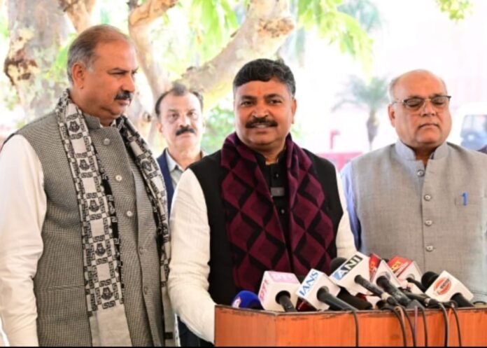 शिक्षा व्यवस्था पर सरकार को घेरते नेता प्रतिपक्ष टीकाराम जूली