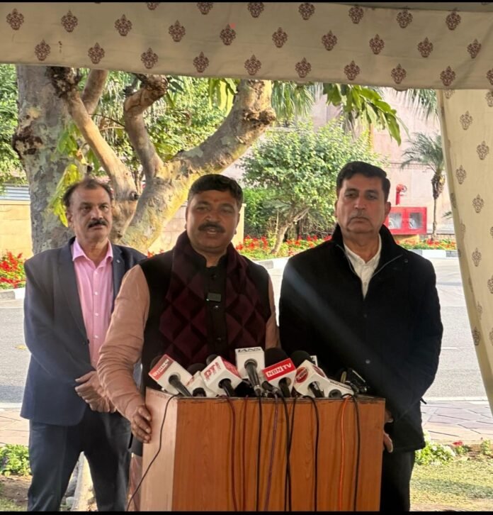 472 कफ सिरप प्रकरण पर सरकार को घेरते नेता प्रतिपक्ष टीकाराम जूली