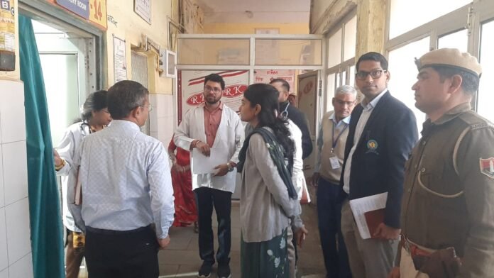 निरीक्षण के दौरान कलेक्टर डॉ. अर्तिका शुक्ला