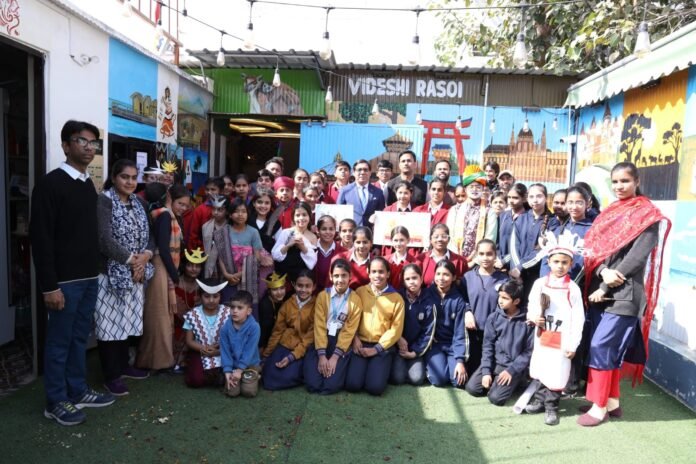 खैरथल के 40 फुटा रोड़ स्थित विदेशी रसोई रेस्तरां