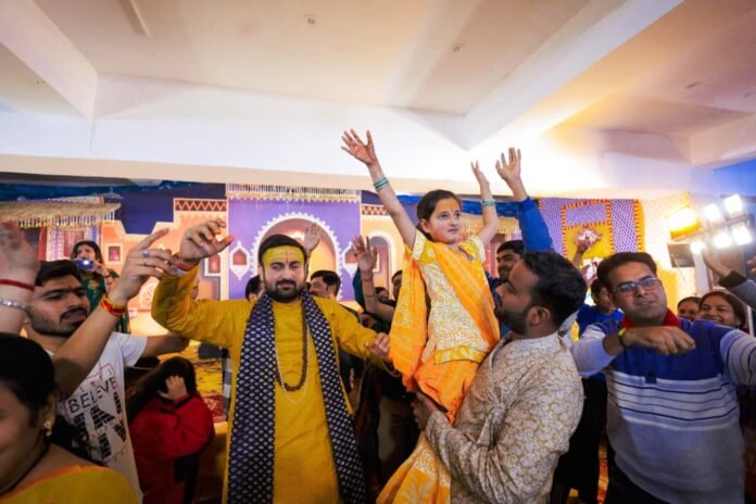 भगवान शंकर एवं माता पार्वती के पावन मेहंदी उत्सव में श्रद्धालु