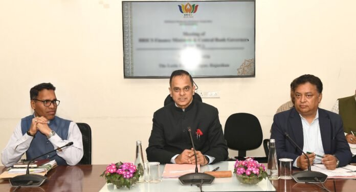 597 मुख्य सचिव वी. श्रीनिवास ने तैयारियों की समीक्षा की