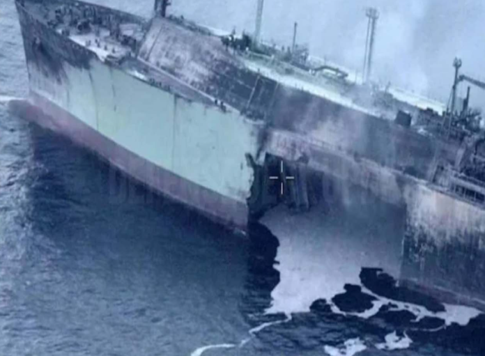 ईरानी युद्धपोत डूबा