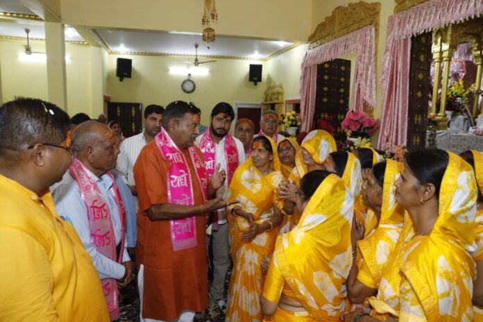 कार्यक्रम में उपस्थित अतिथि