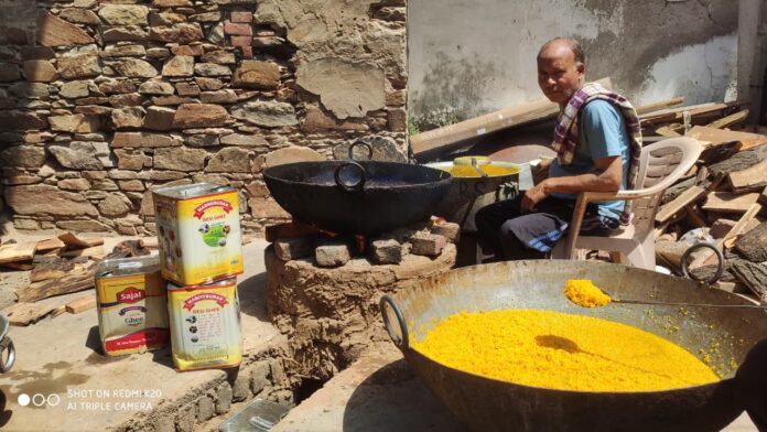 सिलेंडर नहीं ,भट्‌टी पर काम