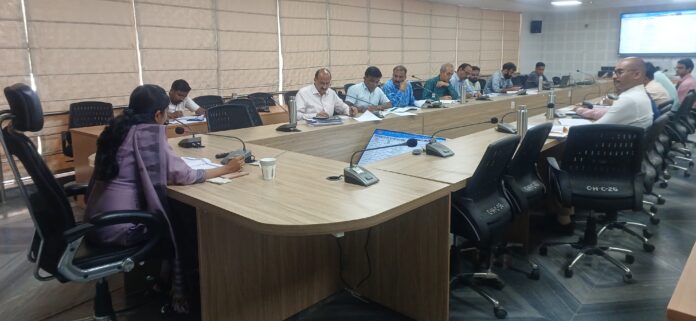 अलवर जिला कलक्टर डॉ. आर्तिका शुक्ला ने बैठक की