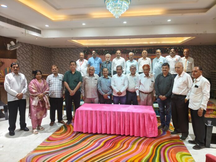 पंजाबी वेलफेयर सोसायटी अलवर एवं जिला पंजाबी समाज समिति खैरथल-तिजारा की संयुक्त बैठक