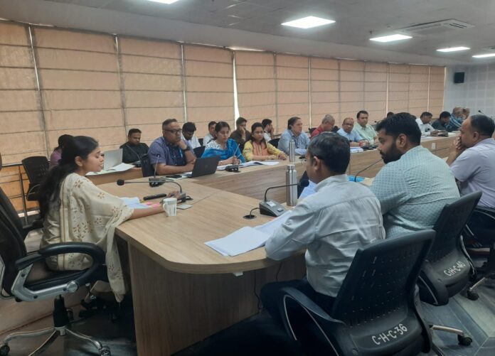 जिला स्वास्थ्य समिति की समीक्षा बैठक
