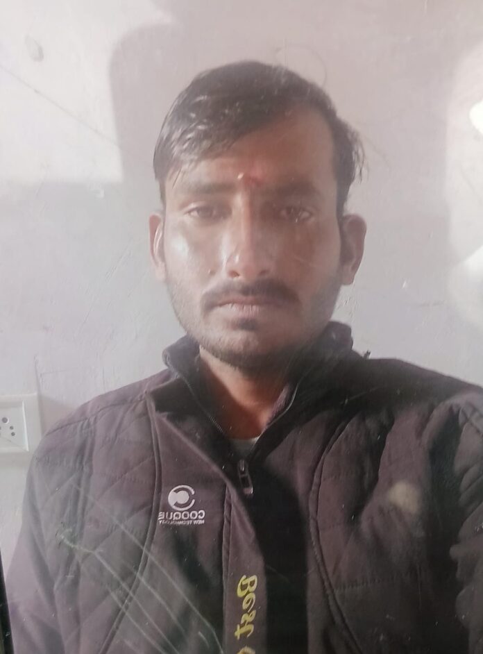 सालोली निवासी विनोद पुत्र कमलेश