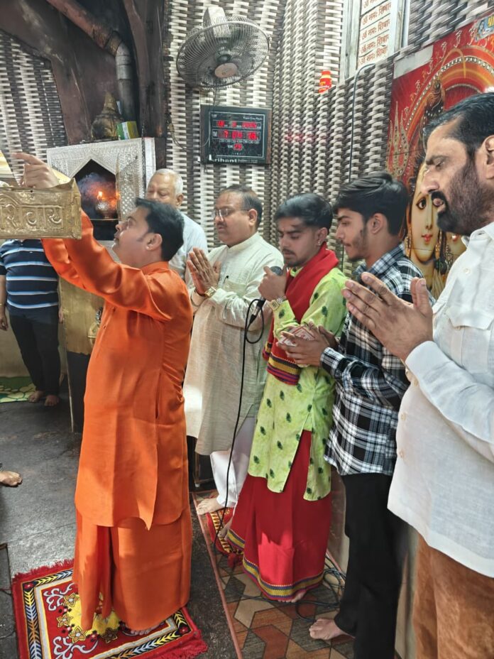त्रिपोलिया महादेव मंदिर में भव्य महाआरती