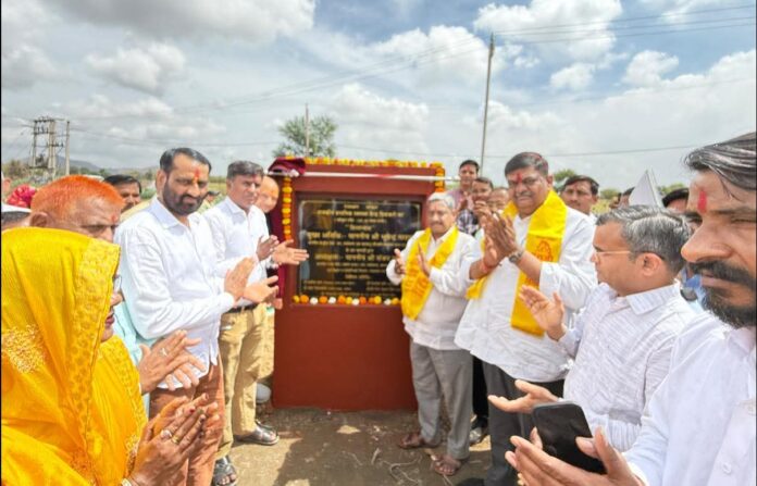 810 दिवाकरी में 1.60 करोड़ की लागत से PHC का शिलान्यास हुआ