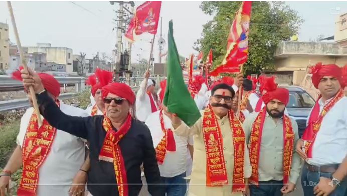 रैली को पूर्व विधायक ज्ञानदेव आहूजा ने हरी झंडी दिखाकर रवाना किया