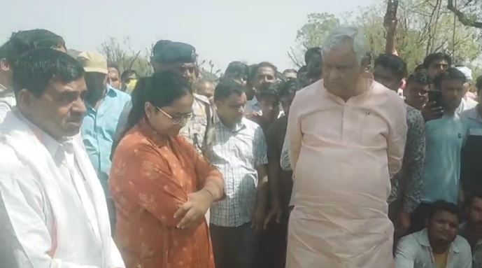 कैबिनेट मंत्री किरोड़ी लाल मीणा तथा स्थानीय विधायक मांगीलाल मीणा घटनास्थल पर पहुंचे