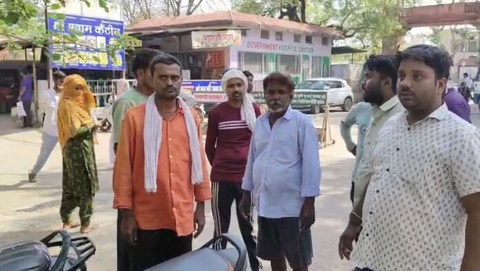 घटना की सूचना पर पड़ोसियों ने थाने में मर्ग दर्ज कराया