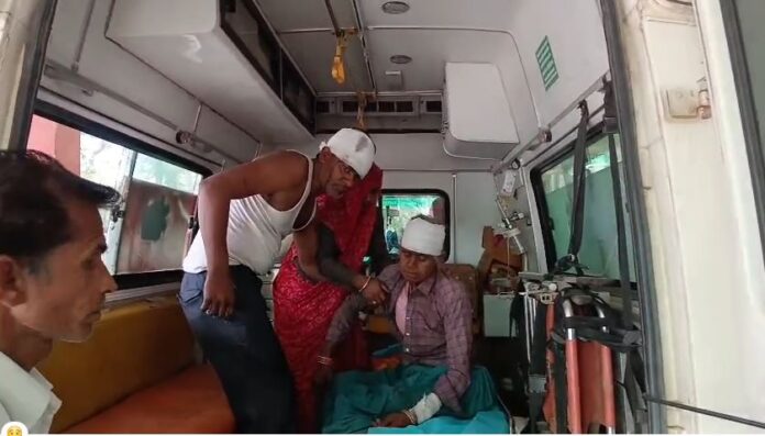 928 झगड़े में दोनों पक्षों के करीब आधा दर्जन लोग घायल हो गए