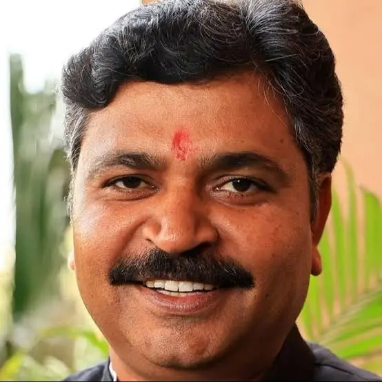 RGHS संकट और गैस समस्या पर जूली का हमला