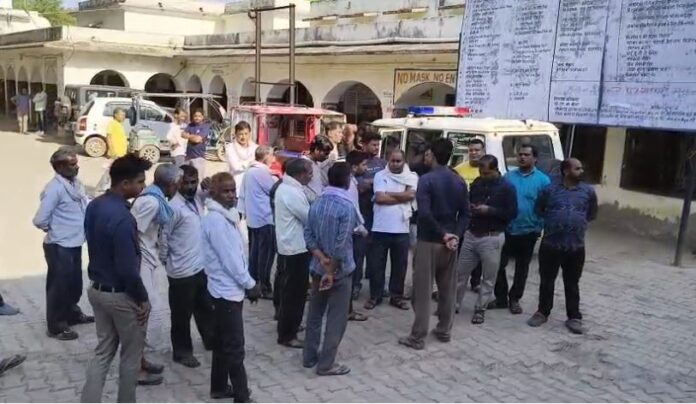 पुलिस ने पोस्टमार्टम के बाद जांच शुरू की