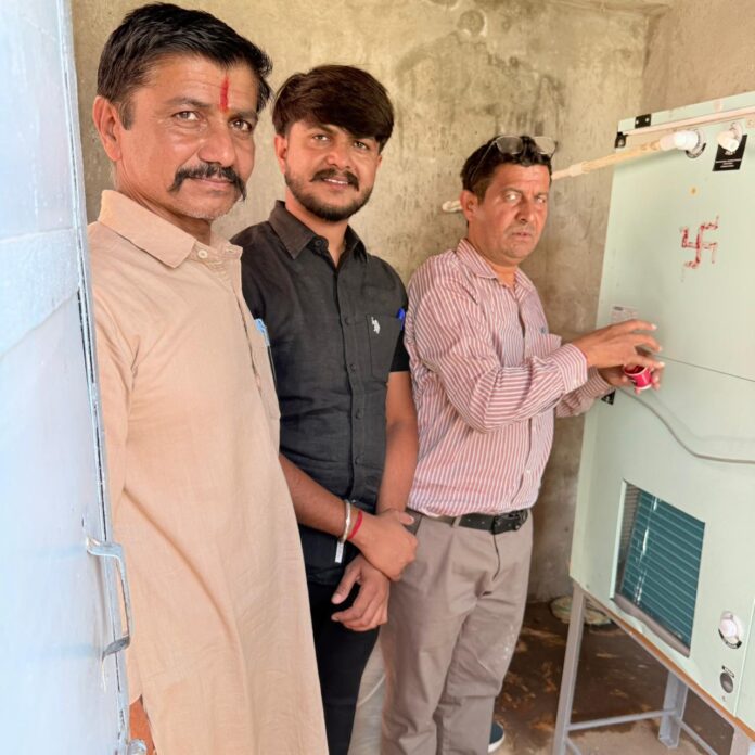 वाटरकूलर भेट किया