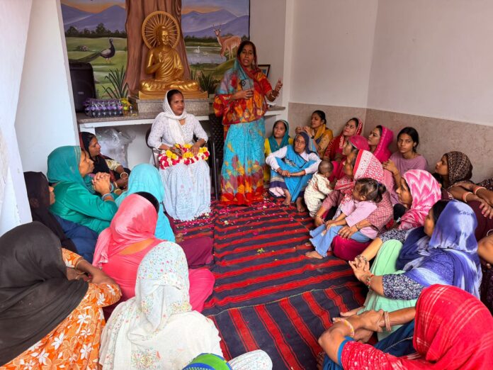 महिलाओं ने नवनियुक्त शहर अध्यक्ष का स्वागत किया