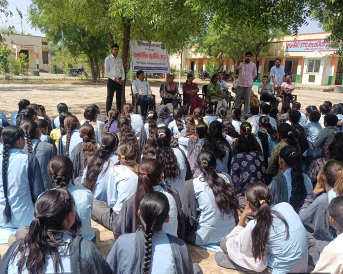 शिविर में विद्यालय के स्टाफ और ग्रामीणों सहित कुल 170 लोगों ने भाग लिया