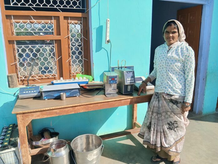 राजीविका से जुड़कर शुरू किया दूध व्यवसाय