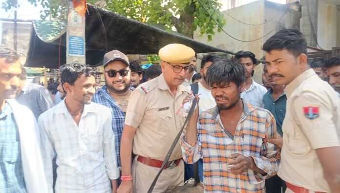 बच्ची को ले जाने के प्रयास के आरोपी संदिग्ध युवक