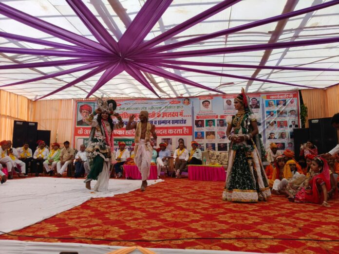 महात्मा ज्योतिबा फुले जयंती पर भव्य शोभायात्रा और सांस्कृतिक कार्यक्रम