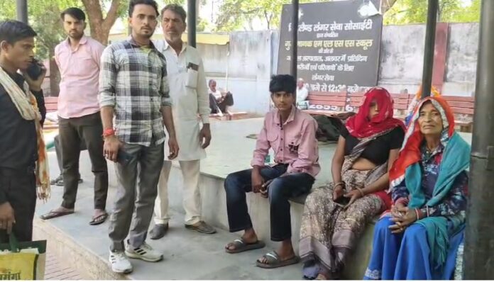 परिवार पर टूटा दुखों का पहाड़