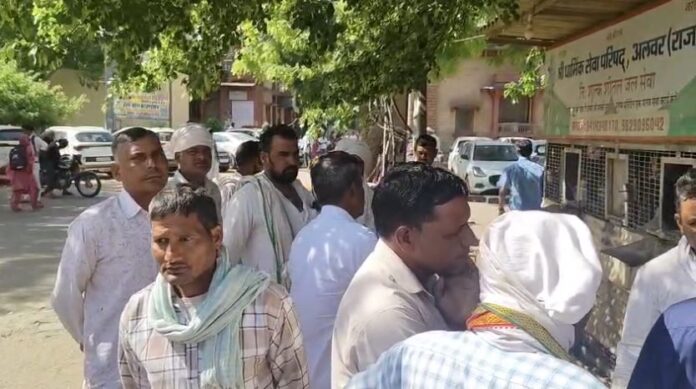 पारिवारिक परिस्थितियों से परेशान होकर आत्मघाती कदम उठा लिया