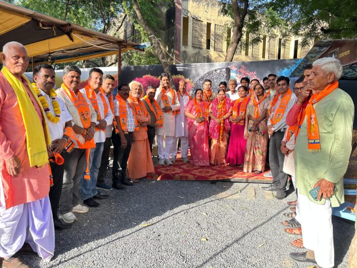 1159 महिला कांग्रेस शहर अध्यक्ष बनने पर सम्मानित