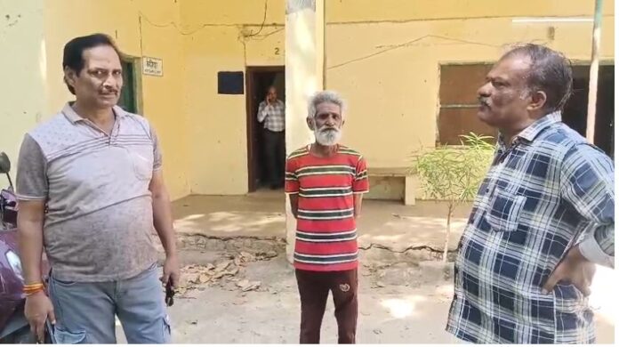 1160 रथखाना मोहल्ला में 15 दिन से पानी बंद