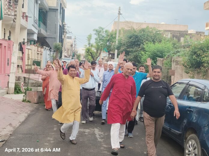 1168 बसंत विहार में प्रतिदिन प्रभात फेरी का आयोजन