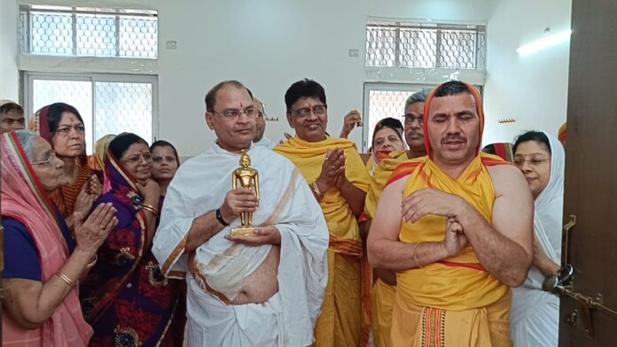 अक्षय तृतीया पर ऋषभदेव आहारदान